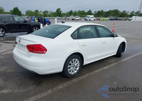 2014 Volkswagen Passat 2.5L Wolfsburg Edition из США, поврежденный, VIN 1VWAP7A34EC002757